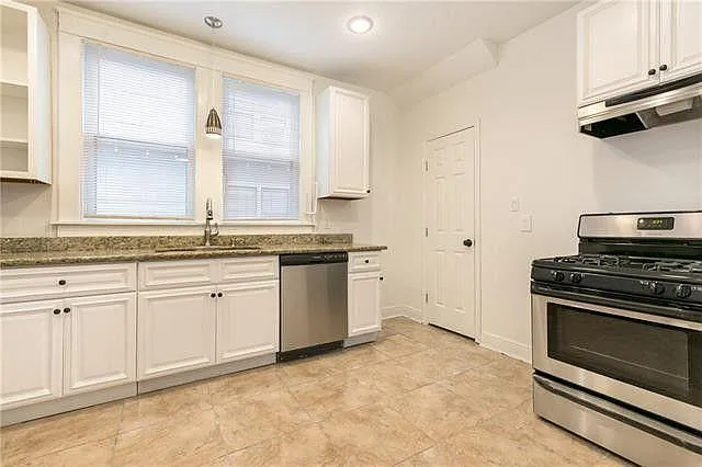 2644 Bruxelles St — Photo 6