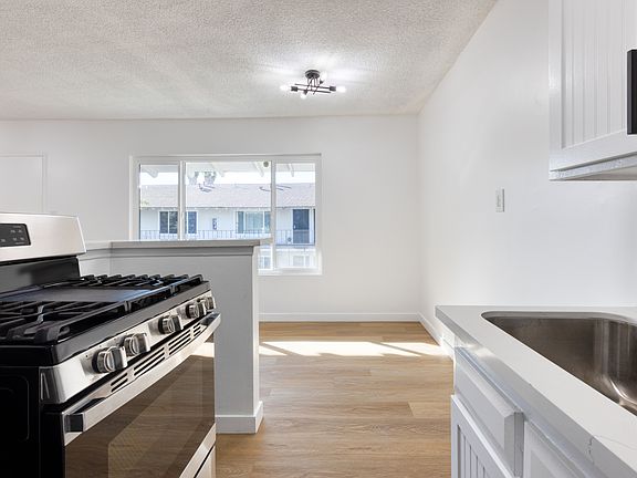 5th image of 12605 Kensington Ln APT 8