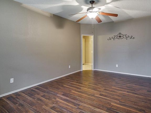 3rd image of 4304 Bent Oaks Dr