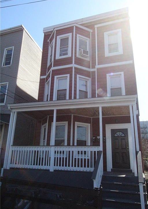 2nd image of 22 Culver St