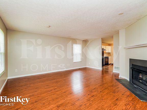 3rd image of 138 Hardman Dr