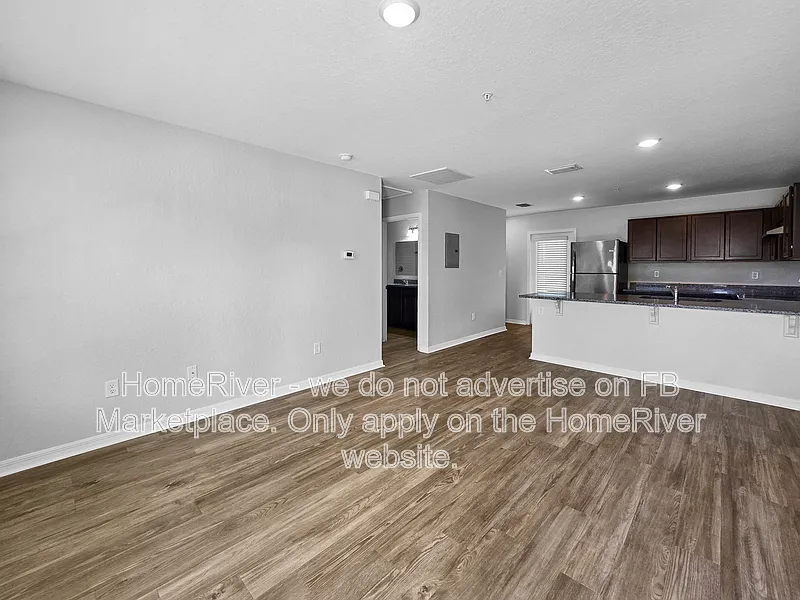1 bed, 1.0 bath, 747 sqft, $1,140 — Photo 4