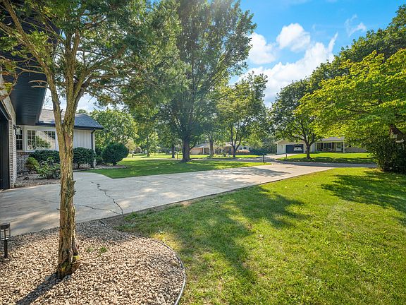 5th image of 1016 Tomahawk Ln