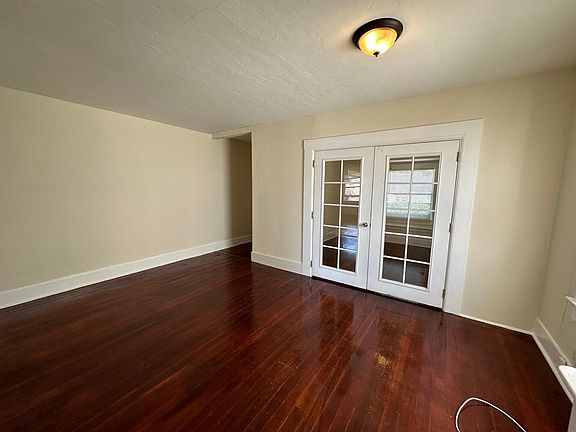 2nd image of 1037 26th St