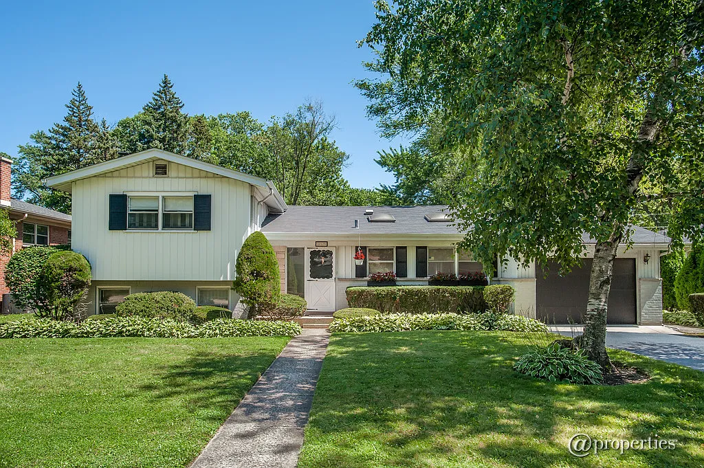 218 Heather Ln photo 1