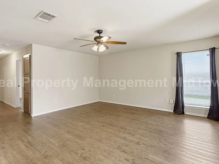 2307 Monte Carlo Dr — Photo 5