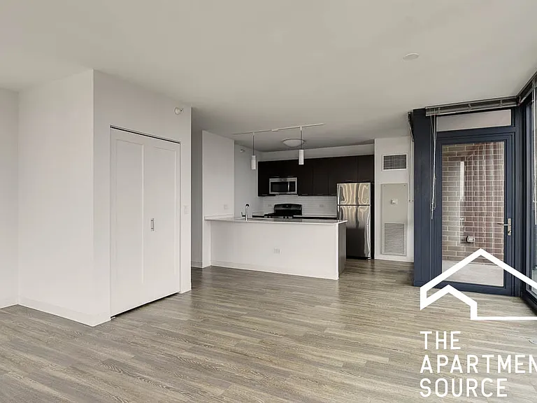 637 Wells 1bed 1bath — Photo 17