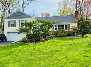 164 Applegate Rd, Fairfield, CT 06825