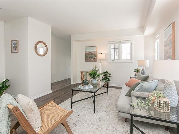 5th image of 242 Westmeadow Dr #B