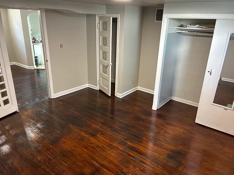 1250 E Clark St #1/2 — Photo 4