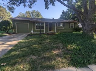 3220 SW 31st St, Topeka, KS 66614