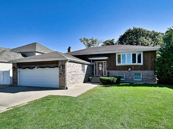741 N Michigan St, Elmhurst, IL 60126