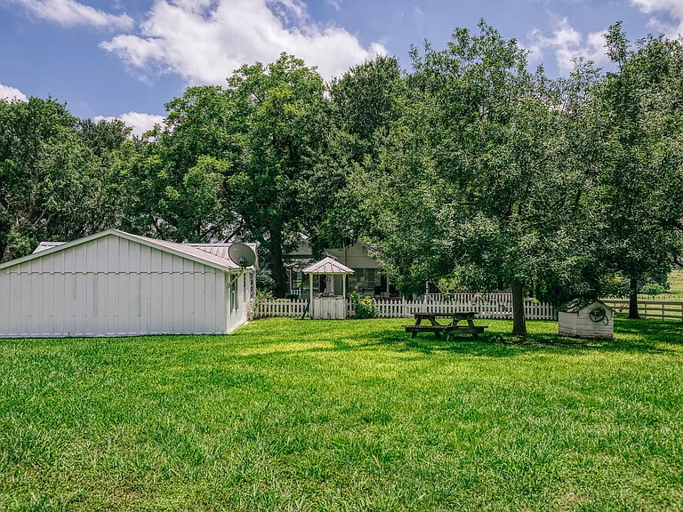 14808 Whitman Rd — Photo 24
