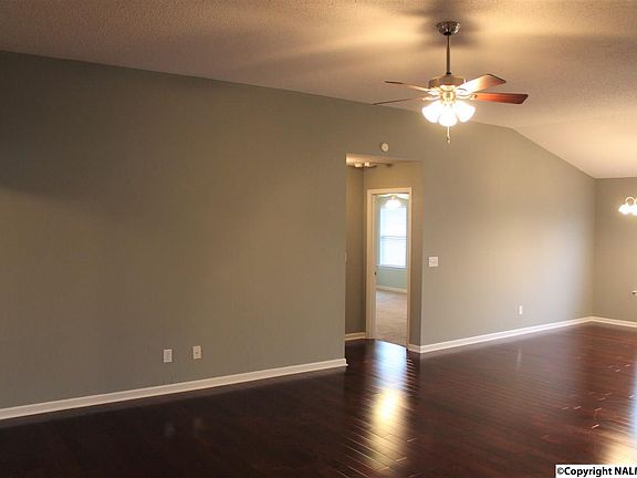 5th image of 103 Bellevue Dr