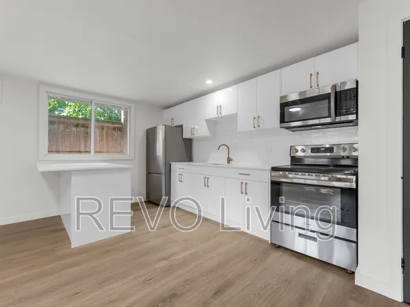 3 Water St #St7, Saint Catharines, ON L2R 4T6