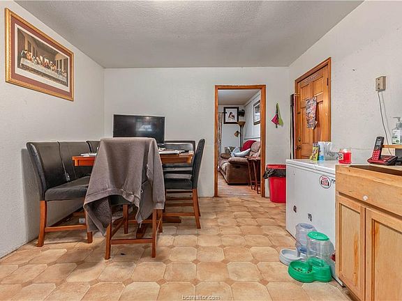 5th image of 2106 Wilkes St