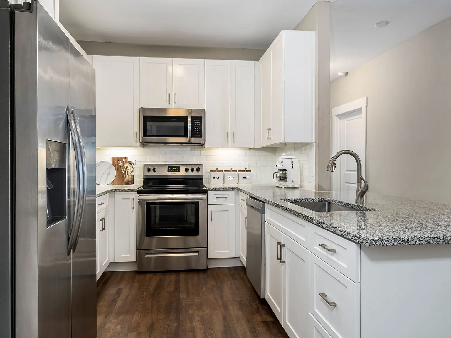 Grand Park Luxury Apartments — Photo 3