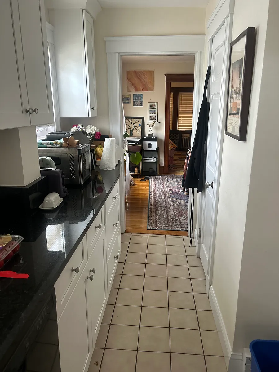 Building Photo - 52 Brooks St #52