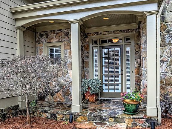 2nd image of 3804 Berrybridge Way SE
