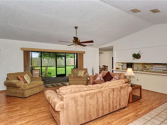 4th image of 141 Shady Pine Ln