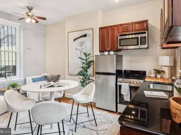 1009 S 8th St Side 1, Philadelphia, PA 19147