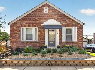 5348 Sunshine Dr, Saint Louis, MO 63109