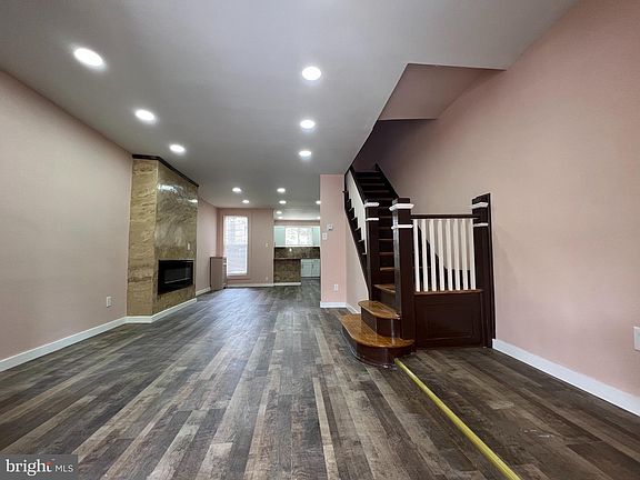 2nd image of 721 W Wellens Ave