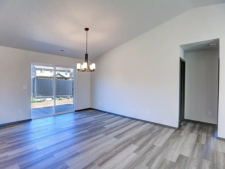 507 S Renick Pl — Photo 8
