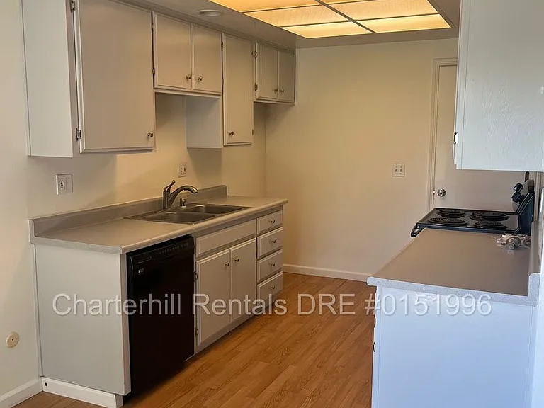 418 Pheasant Ln — Photo 6
