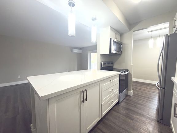 4th image of 104 Devonshire Ave #105