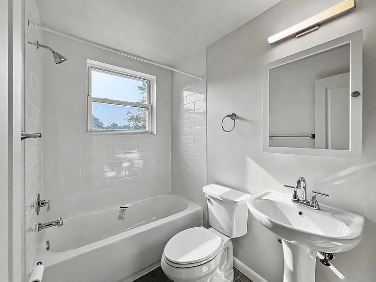 8 Midland Rd — Photo 15
