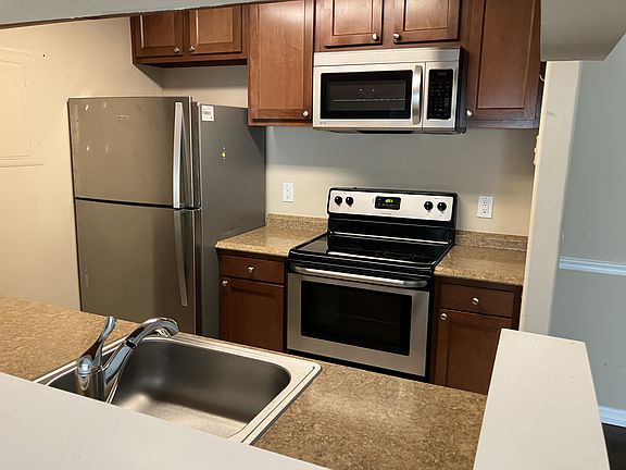 4th image of 7667 N Wickham Rd