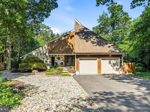 16 Elizabeth Ct W, Marlton, NJ 08053