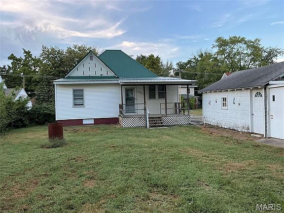 4th image of 428 Woodland Ave