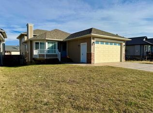 1119 W Briar Rd, Pincher Creek, AB T0K1W0