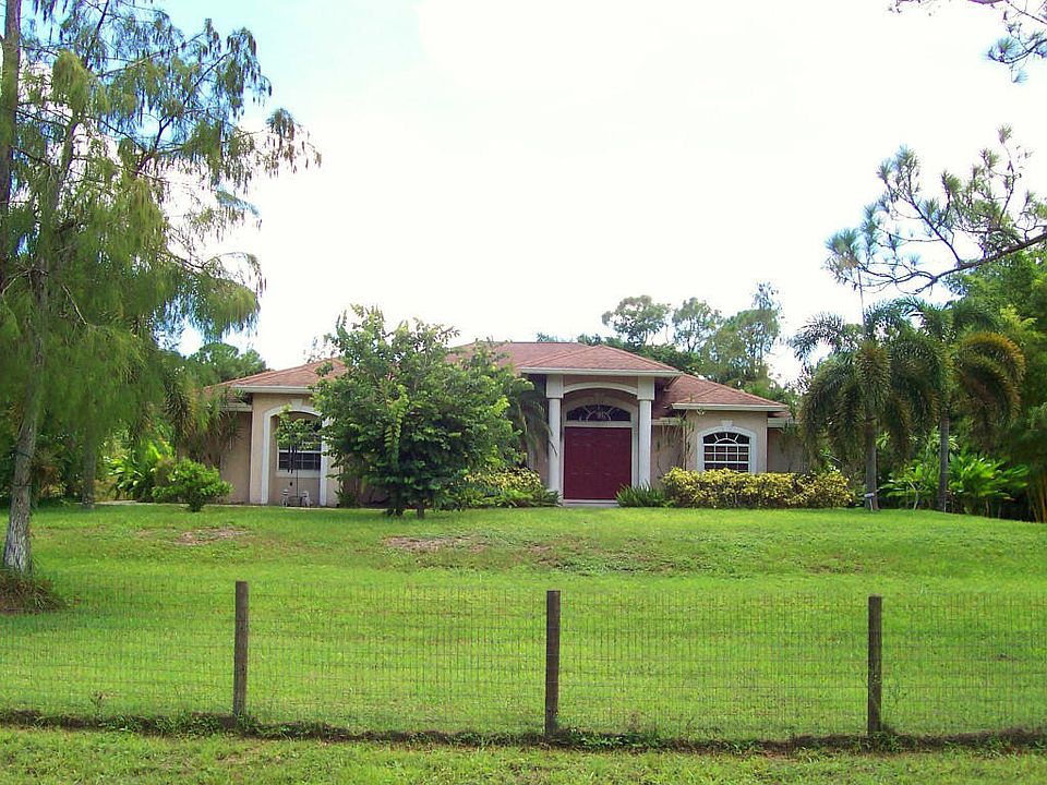 LOVELY HOME TO DIE FOR!