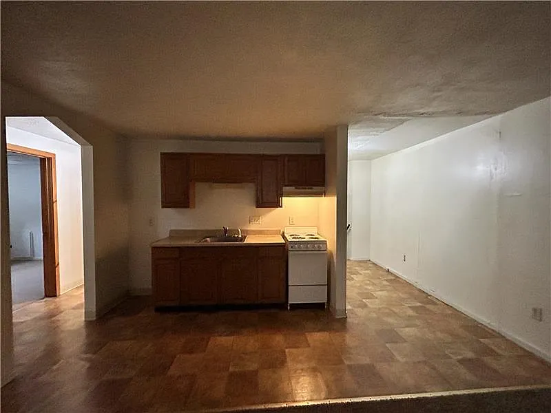 2 bed, $550 — Photo 3