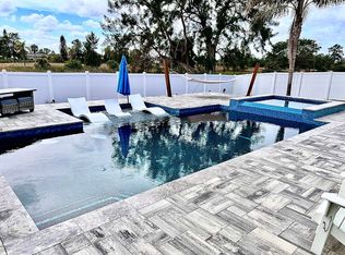 906 Birdie Way, Apollo Beach, FL 33572