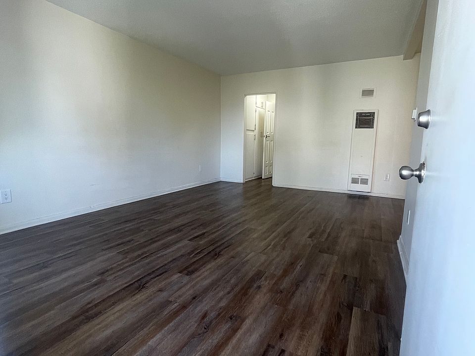 1st image of 131 S Carondelet St #10