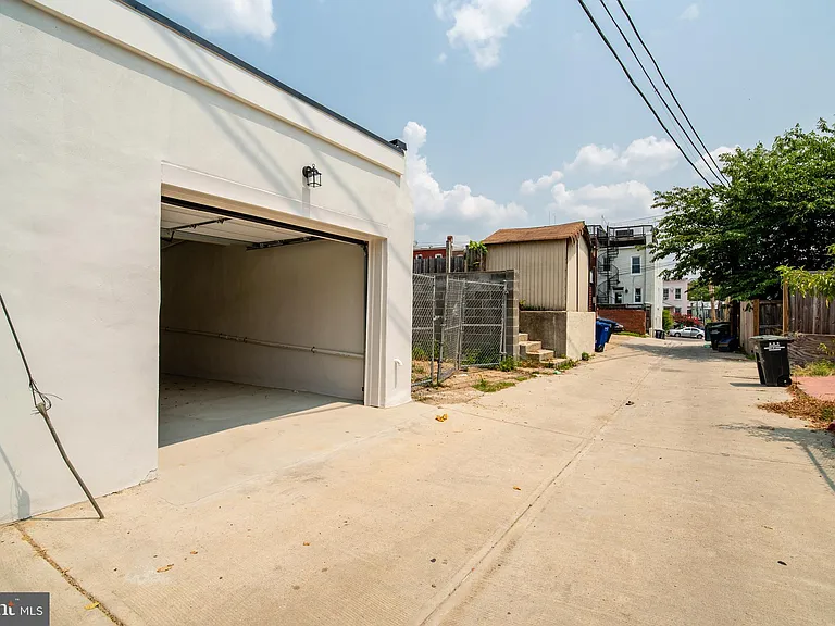 520 Irving St NW — Photo 52