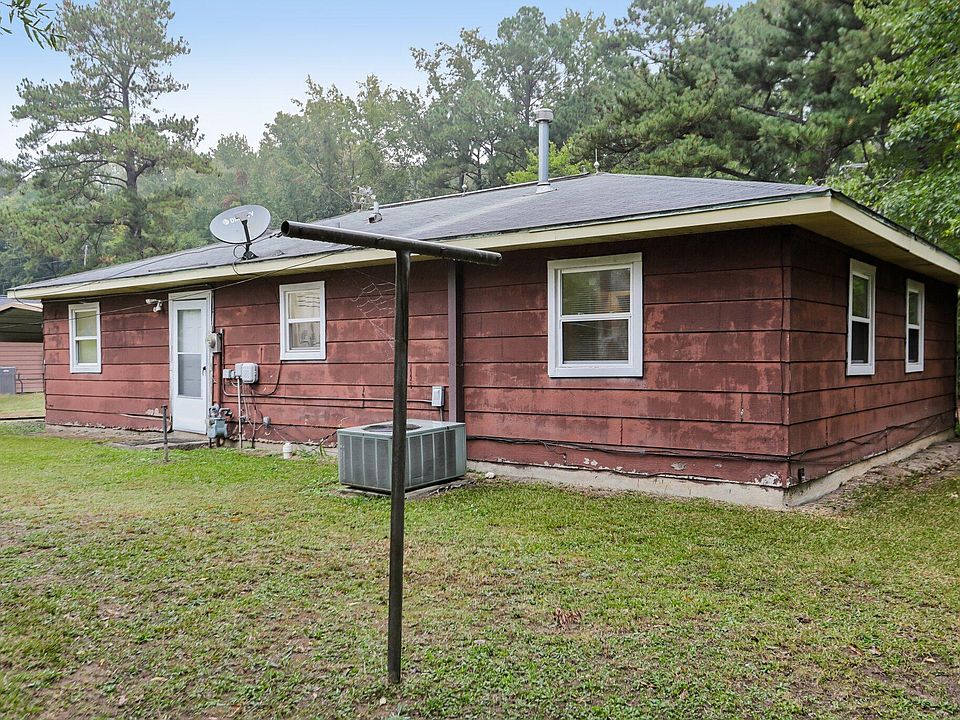 1st image of 404 Lynn Rd