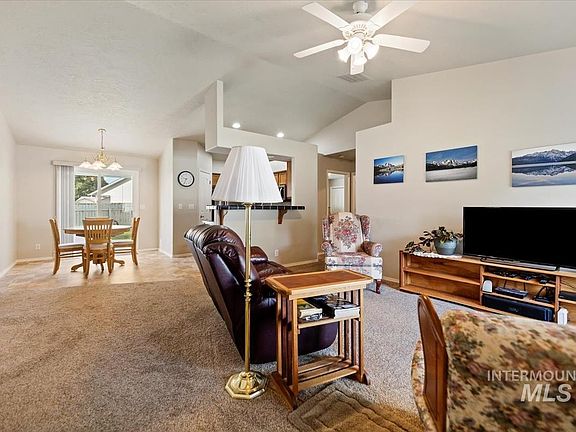 4th image of 1715 W Camelot Dr