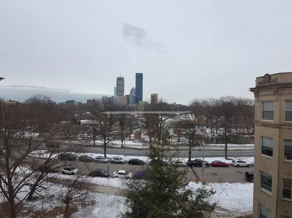 6 Park Dr #6, Boston, MA 02215