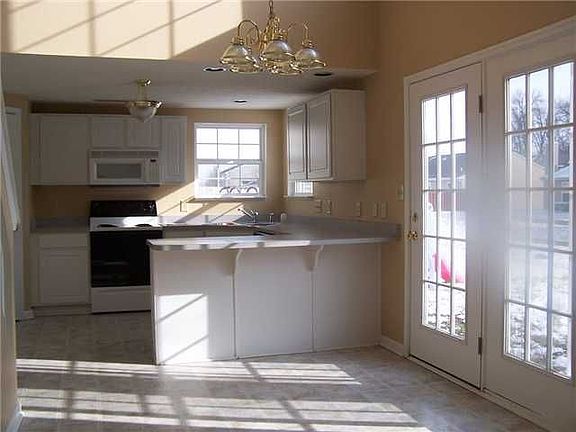 5th image of 7819 Fox Glen Dr