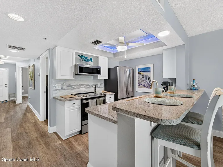 606 Shorewood Dr #C402 — Photo 14