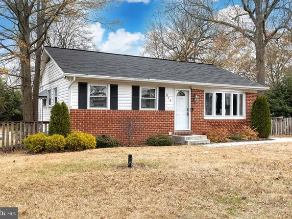814 220th St, Pasadena, MD 21122