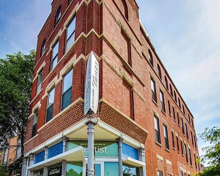 1701 N Sheffield Ave #201 — Photo 1