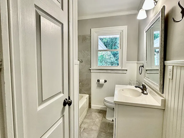 710 Neil St — Photo 17