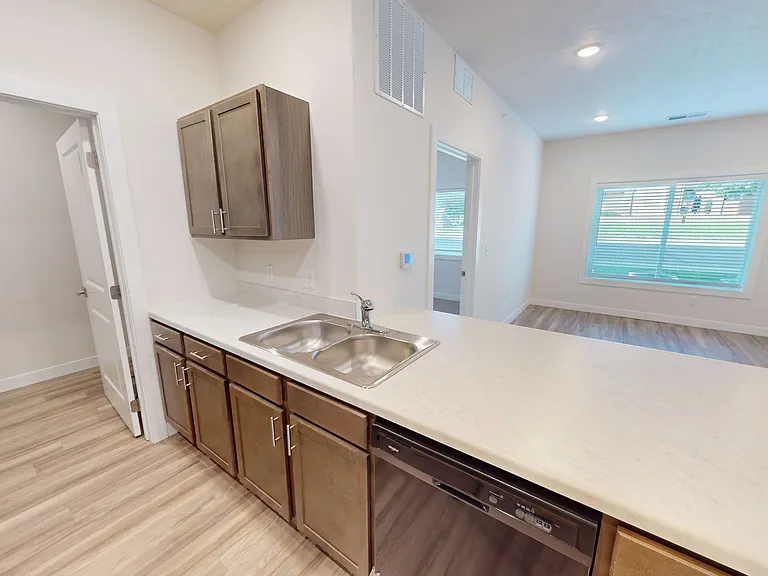 1720 Morningside Ave — Photo 50