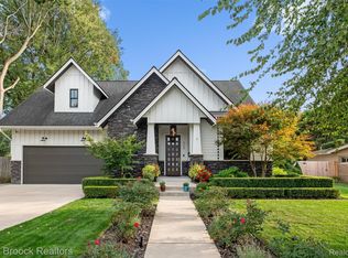 928 Montrose Ave, Royal Oak, MI 48073